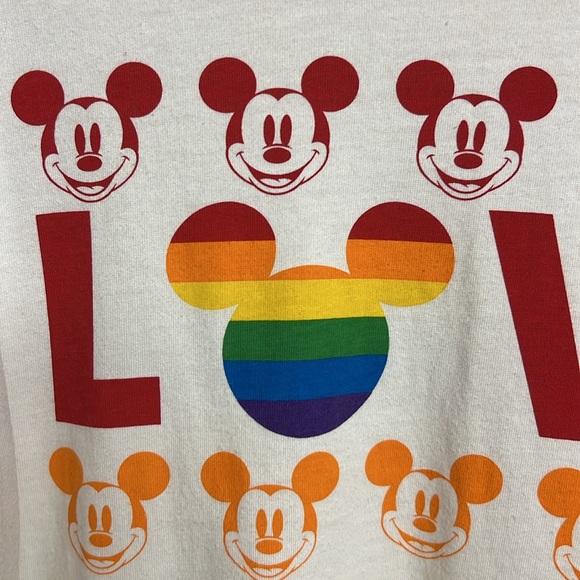 Disney pride t shirt worn once size L but fits like M - Picture 3 of 4